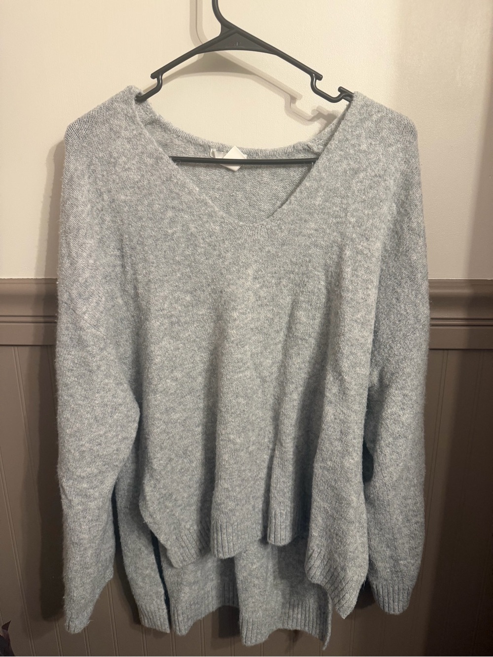 H&M Light Gray V-Neck Women's Sweater